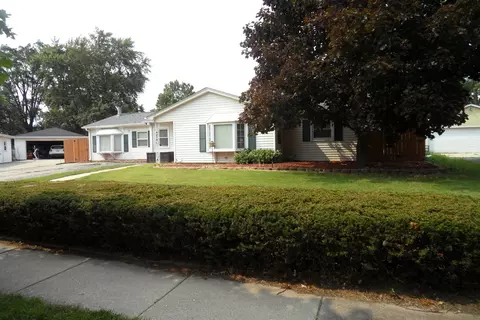 307 N Arrowhead St, North Aurora, IL 60542