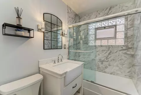 9730 S Emerald Ave, Chicago, IL 60628 photo 16