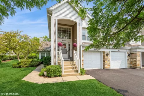 884 Brompton Ct, Carol Stream, IL 60188