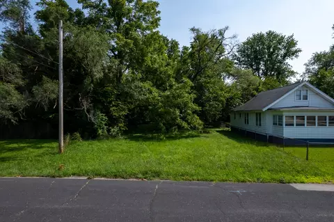 512 E Paris Ave, Peoria, IL 61603
