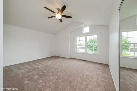 Bedroom - 1352 Vernon Ln, Bartlett, IL 60103 photo 1 of 1