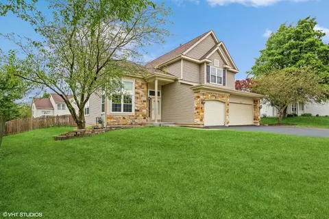 1352 Vernon Ln, Bartlett, IL 60103