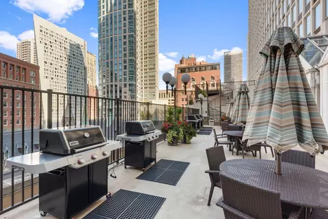 111 E Chestnut St #26G, Chicago, IL 60611 photo 13
