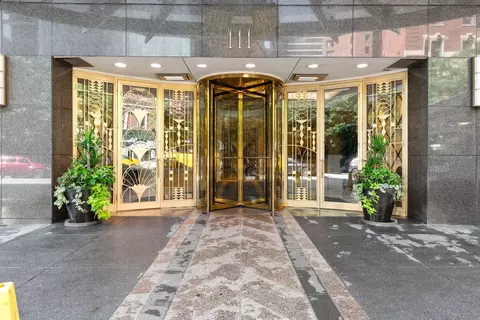 111 E Chestnut St #26G, Chicago, IL 60611 photo 2