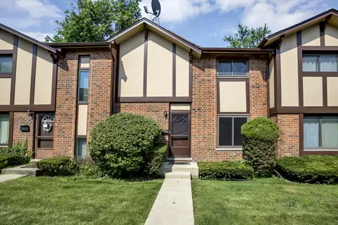 1 S300 Ingersoll Ln, Villa Park, IL 60181