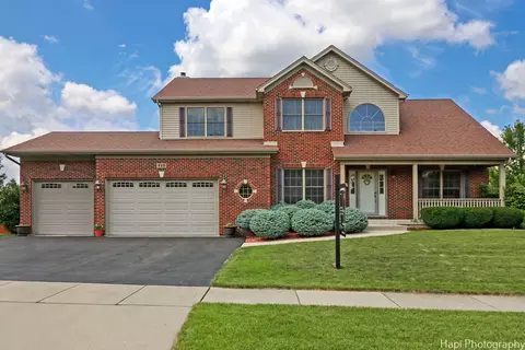 810 Kathi Dr, Hampshire, IL 60140