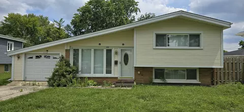 2755 S Craig Dr, Des Plaines, IL 60018
