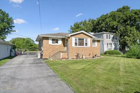 7524 Garden Ln, Justice, IL 60458