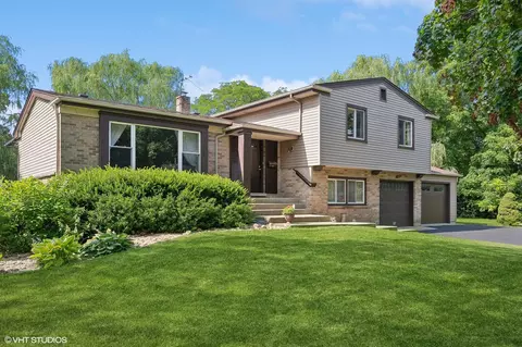 1535 Dartmouth Ln, Deerfield, IL 60015