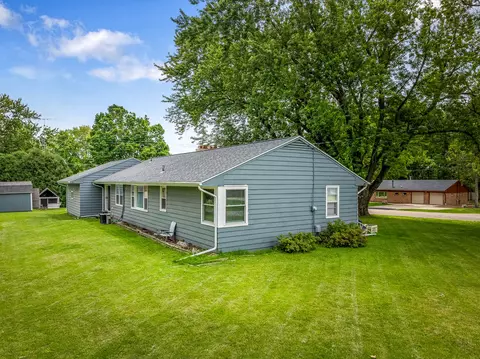 302 E Cunningham St, Winnebago, IL 61088 photo 32