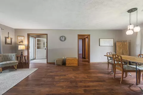302 E Cunningham St, Winnebago, IL 61088 photo 5