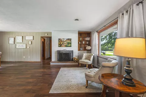 302 E Cunningham St, Winnebago, IL 61088 photo 3