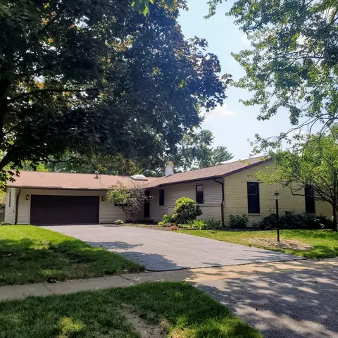 2122 Lynwood Dr, Champaign, IL 61821