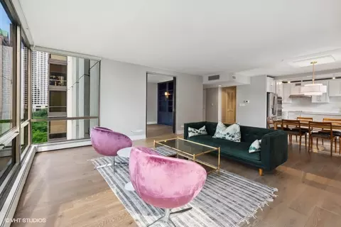 Living - 100 E Bellevue Pl #8B, Chicago, IL 60611 photo 2 of 4