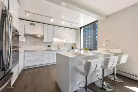 Kitchen - 100 E Bellevue Pl #8B, Chicago, IL 60611 photo 1 of 4