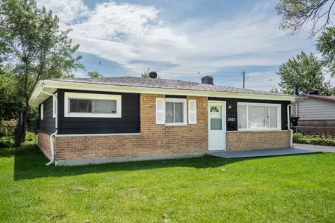 1507 Lincoln Pl, Calumet City, IL 60409