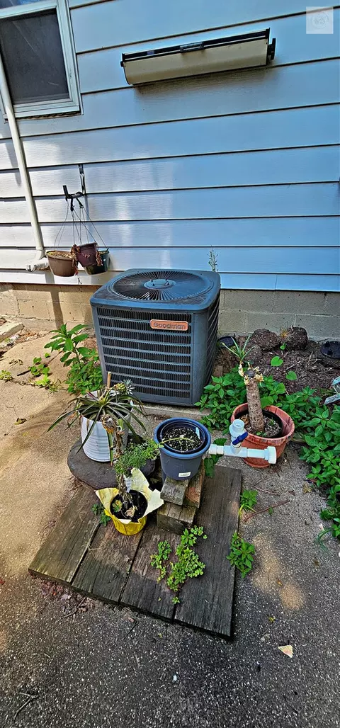 Exterior - 415 W 4th St, Lostant, IL 61334 photo 16 of 16