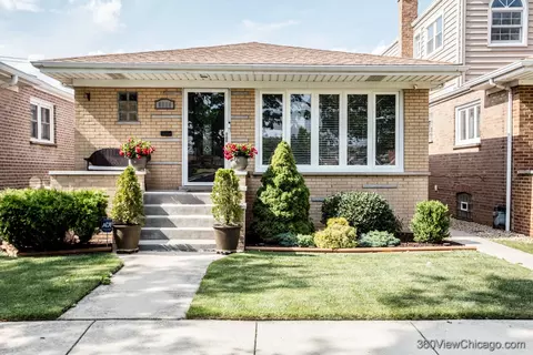 6936 W 63rd Pl, Chicago, IL 60638