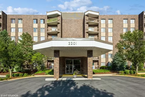 2201 S Grace St #409, Lombard, IL 60148
