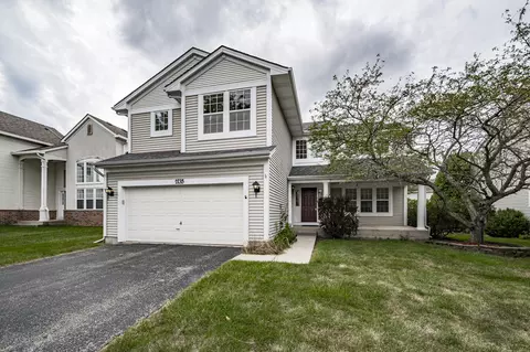 2135 Skylane Dr, Naperville, IL 60564