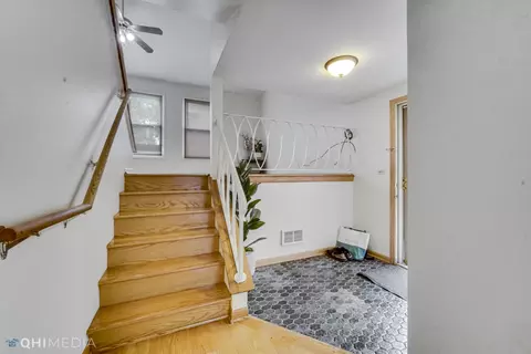 Entry Way - 9280 Dee Rd, Des Plaines, IL 60016 photo 1 of 1