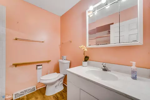 Bath - 9280 Dee Rd, Des Plaines, IL 60016 photo 3 of 3