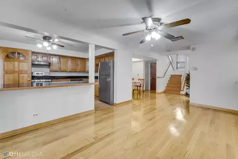 Living - 9280 Dee Rd, Des Plaines, IL 60016 photo 2 of 5
