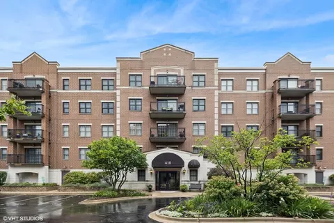 410 W Burlington Ave #203, La Grange, IL 60525