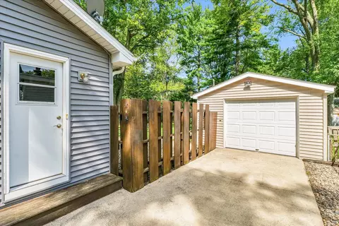 Exterior - 716 Dover Pl, Champaign, IL 61820 photo 9 of 14