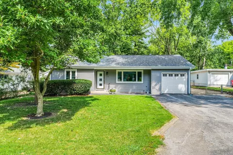 716 Dover Pl, Champaign, IL 61820