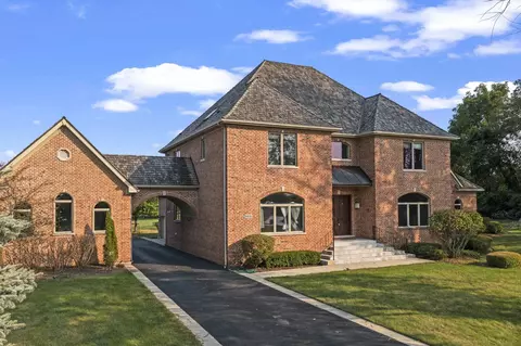 6858 Ellis Ave, Long Grove, IL 60047