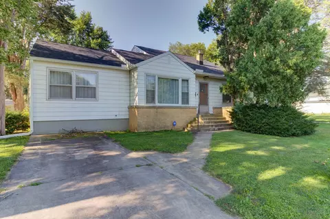 107 E Buckner St, Tuscola, IL 61953