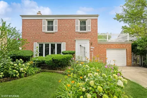 8239 Tripp Ave, Skokie, IL 60076