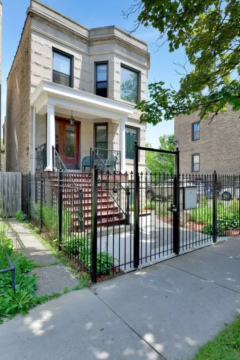 3270 W Wrightwood Ave, Chicago, IL 60647