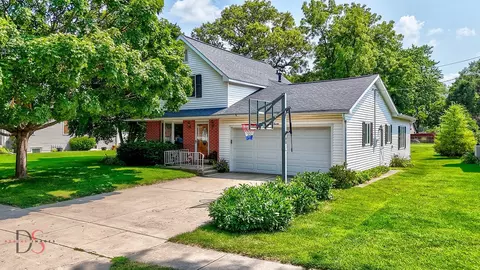 120 Oak St, Seneca, IL 61360