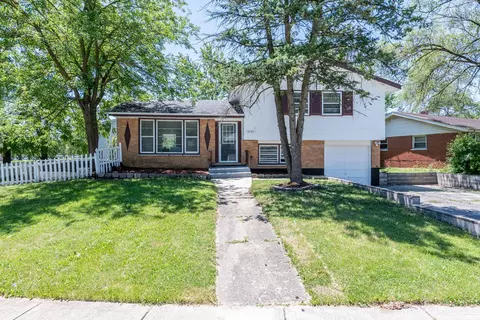 Exterior - 3201 Maple Ln, Hazel Crest, IL 60429 photo 1 of 1