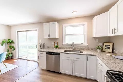 Kitchen - 3201 Maple Ln, Hazel Crest, IL 60429 photo 2 of 2