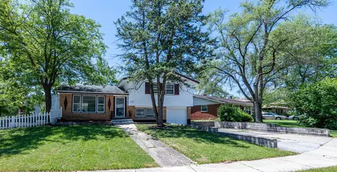 3201 Maple Ln, Hazel Crest, IL 60429