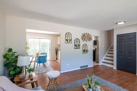 Living - 3201 Maple Ln, Hazel Crest, IL 60429 photo 2 of 4