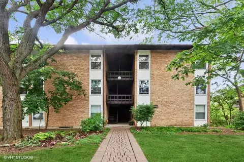 5527 E Lake Dr #D, Lisle, IL 60532