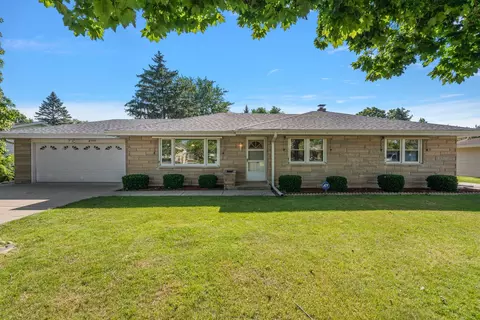 200 Kingston Dr, New Lenox, IL 60451