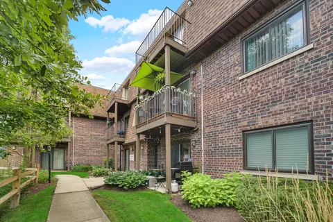 1406 S Fairfield Ave #60C, Lombard, IL 60148