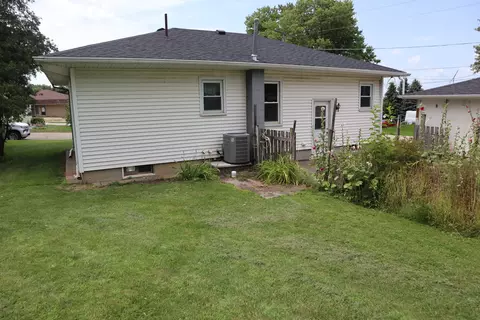 Exterior - 208 4th St, Walnut, IL 61376 photo 1 of 2