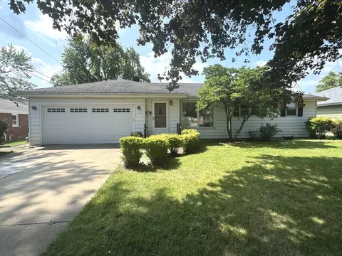 1336 Jerome St, Bradley, IL 60915