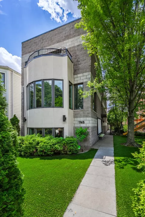 1745 W Altgeld St, Chicago, IL 60614