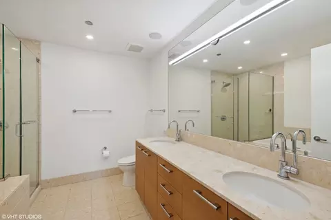 340 E Randolph St #602, Chicago, IL 60601 photo 9
