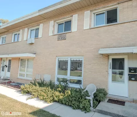 1238 N Wheeling Rd, Mount Prospect, IL 60056