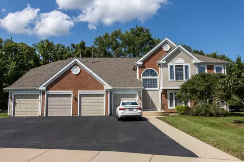 1840 Fox Run Dr #B3, Elk Grove Village, IL 60007