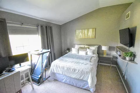 Bedroom - 5585 Lavender Ct, Rolling Meadows, IL 60008 photo 1 of 6