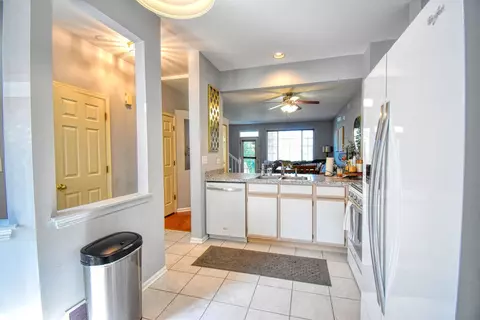 Kitchen - 5585 Lavender Ct, Rolling Meadows, IL 60008 photo 3 of 3